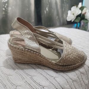 Vidorreta Gold Metalic Wedges.